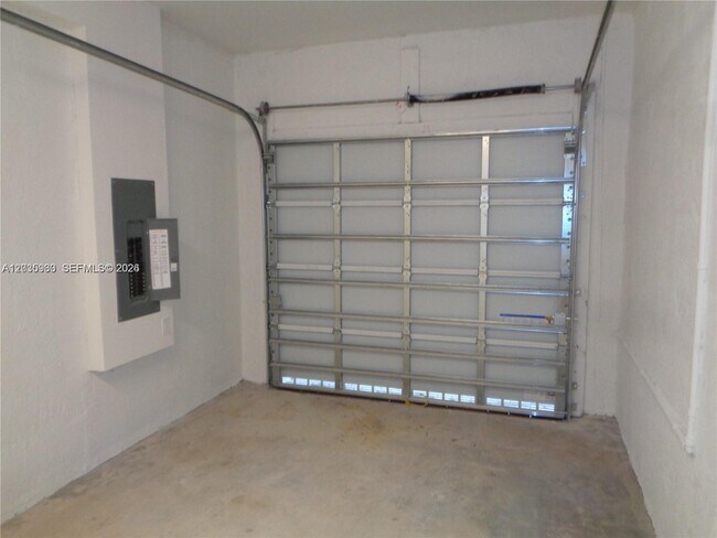 Building Photo - 2514 SE 29th St