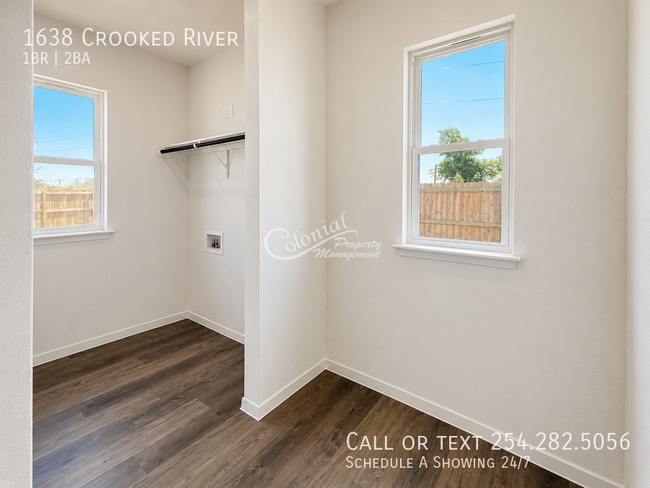 Building Photo - 1638 Crooked River