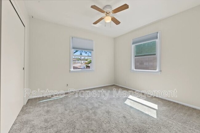 Building Photo - 146 N Cedros Ave