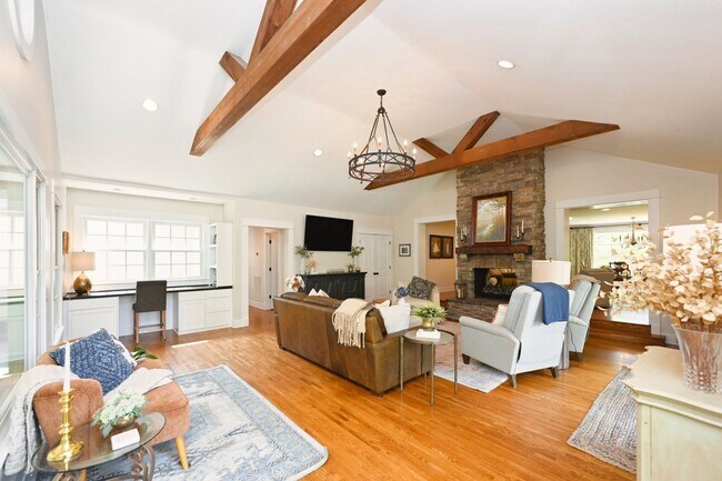 Building Photo - **RARE BRENTWOOD FIND, A MASTERCLASS IN ELEGANT SOUTHERN DESIGN**