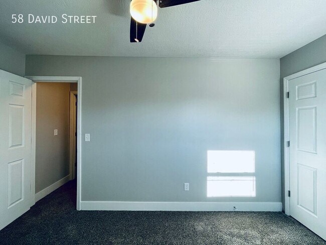 Building Photo - 58 David St
