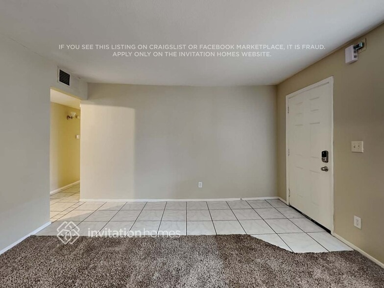 Building Photo - 2307 W Freeway Ln