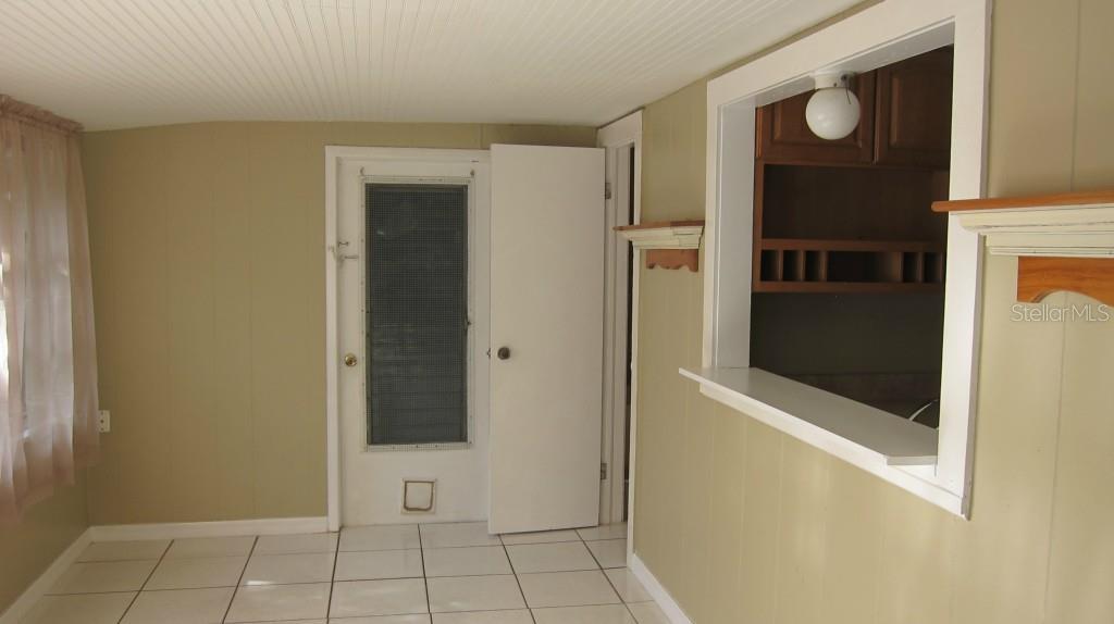 Building Photo - 815 Bay St