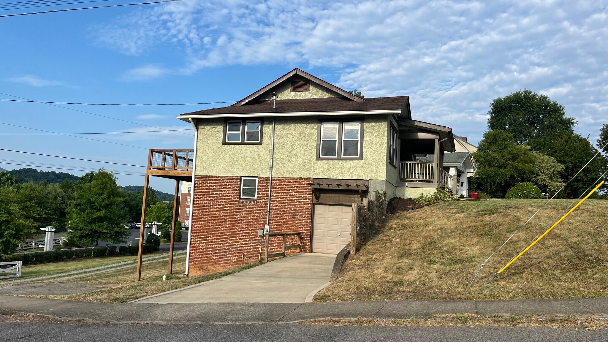 Building Photo - 301 Highland Ave