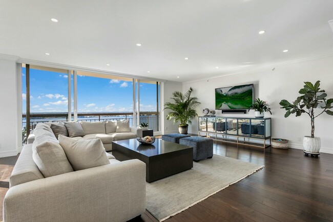 Building Photo - 4100 N Ocean Dr