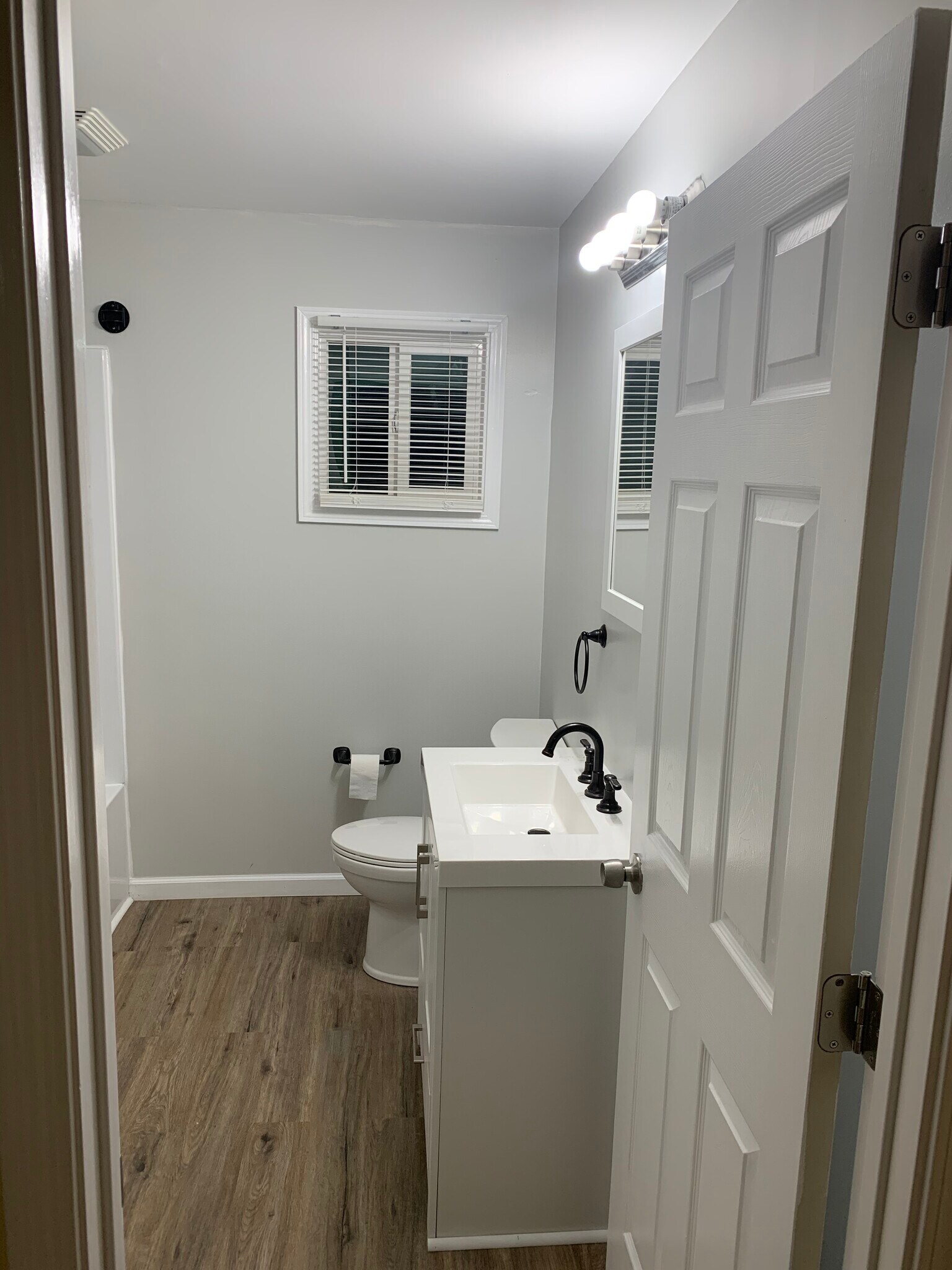 Building Photo - 709 Flintridge Dr