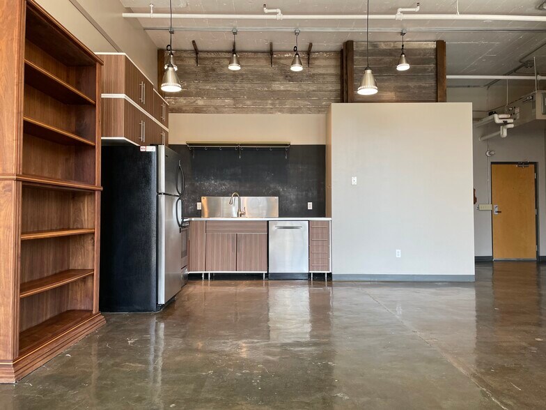 Kitchen view from windows - 500 Robert St N