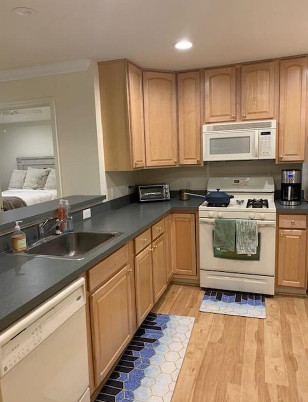 Building Photo - 3103 Peer Pl