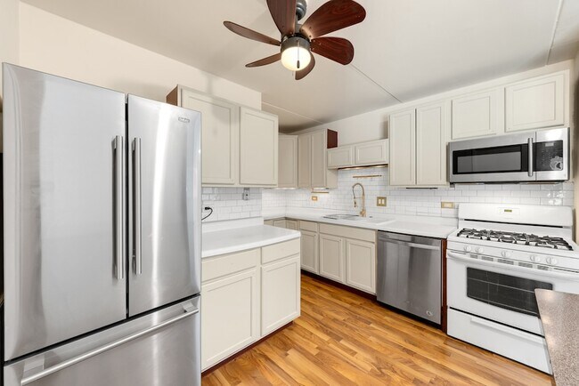 Building Photo - 5325 Waterbury Ct