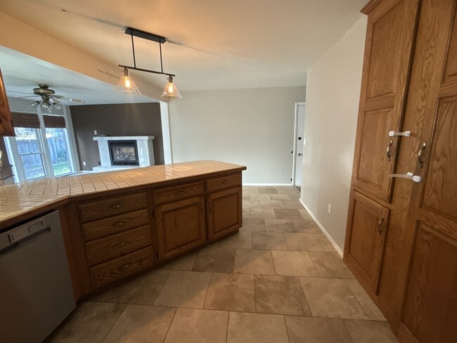 Building Photo - 3085 W 5685 S