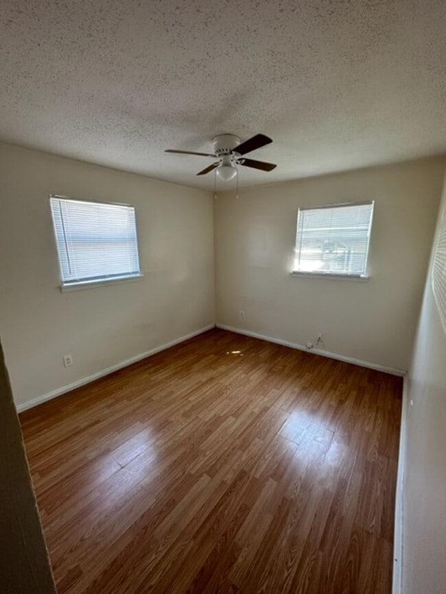 Building Photo - 2217 Lowden St