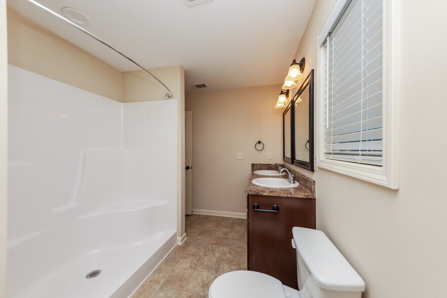 Building Photo - 104 Skylar Ct