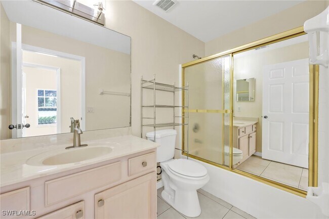 Building Photo - 15015 Savannah Dr