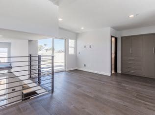 Building Photo - 205 S Irena Ave