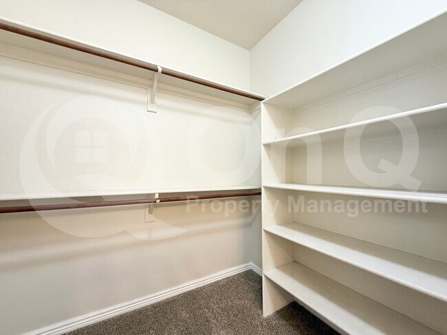 Building Photo - 320 S 70th St