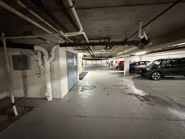 Garage Parking - 77 Atterbury Blvd