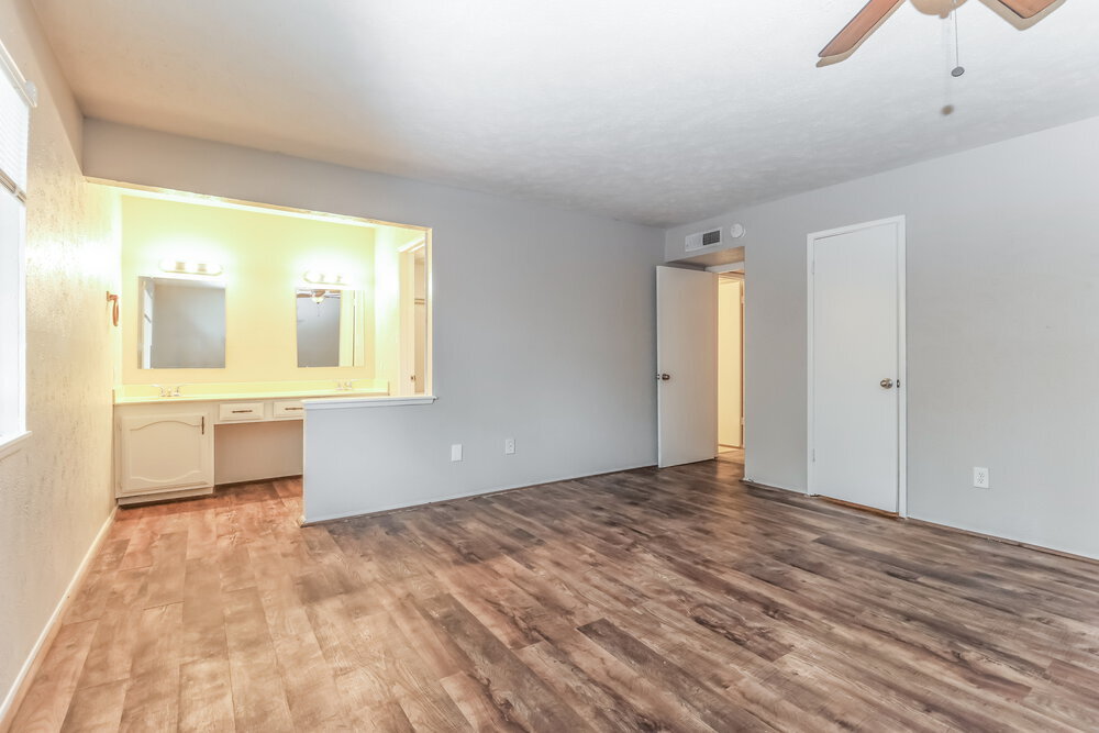 Building Photo - 22730 Hawkwood Dr