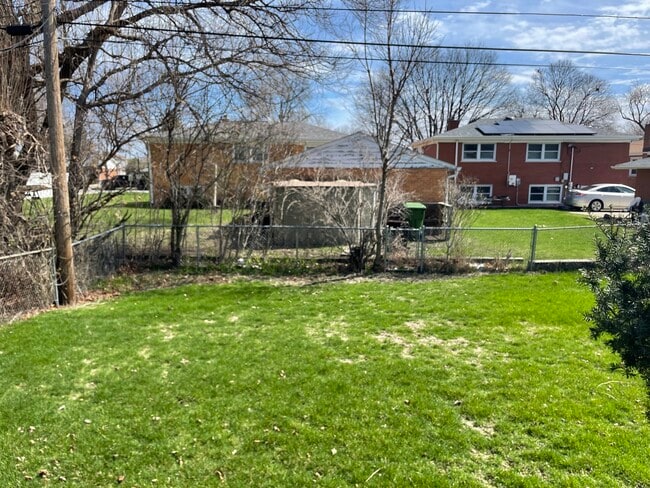 Building Photo - 10335 Laporte Ave
