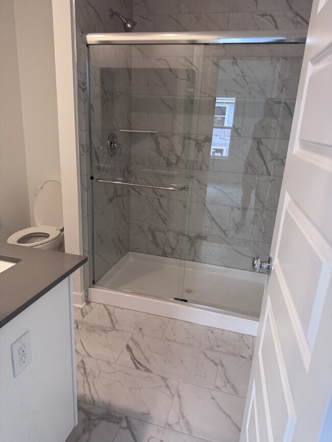 Building Photo - "Chic & Spacious 3-Bed Condo with Granite Elegance in Fishers!"