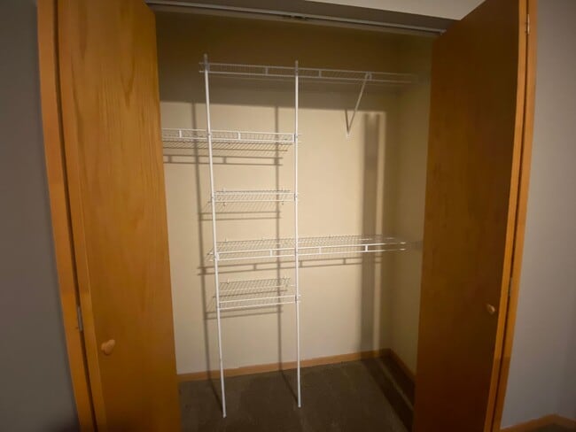 Building Photo - 3 Bedroom Townhome in South Fargo!!
