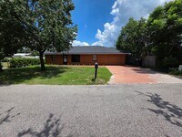 Building Photo - 1947 Sunset Ln