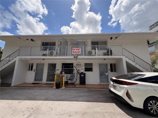 Building Photo - 1194 NW 19th Ave