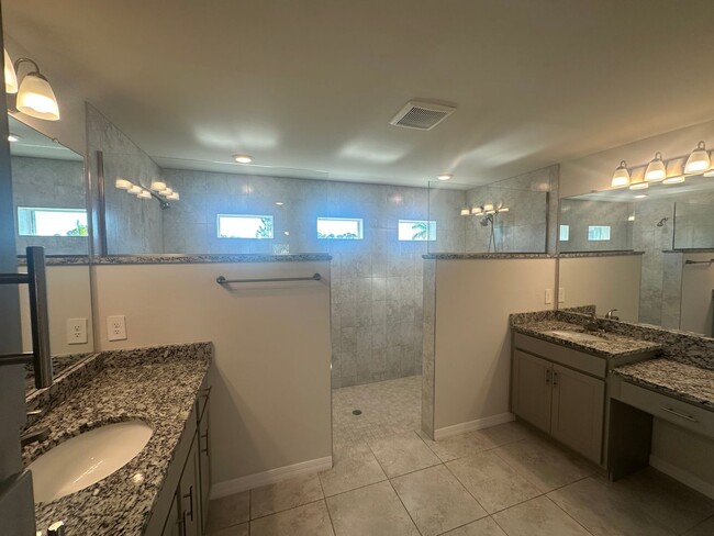 Building Photo - NE Cape Coral- Gator Circle Home- 4 Bedroom 2 Bathrooms 3 Car Garage