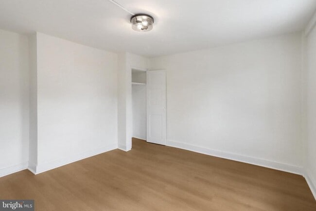 Building Photo - 24369 W Main St