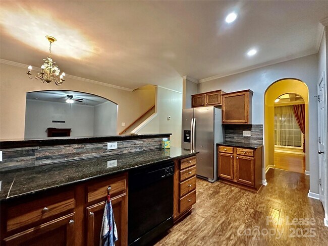 Building Photo - 1913 Thorn Crest Dr