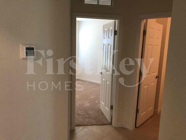 Building Photo - 217 NW 9th St