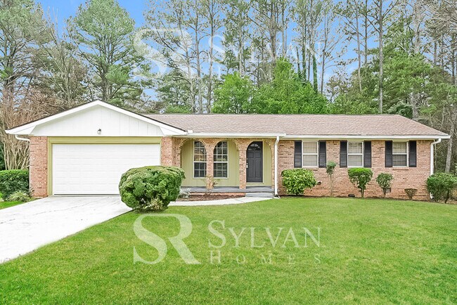Building Photo - Welcome home to this 3 bedroom, 2 bathroom...