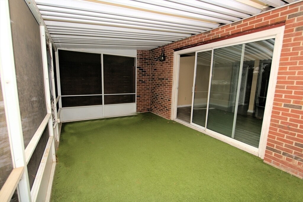 Building Photo - 19 Edward Dr