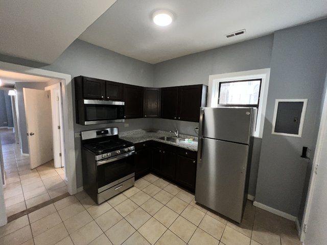 Building Photo - 2701 E 75th Pl