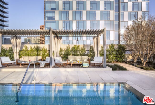 Building Photo - 889 Francisco St