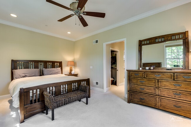 Building Photo - 932 Westmoor Rd