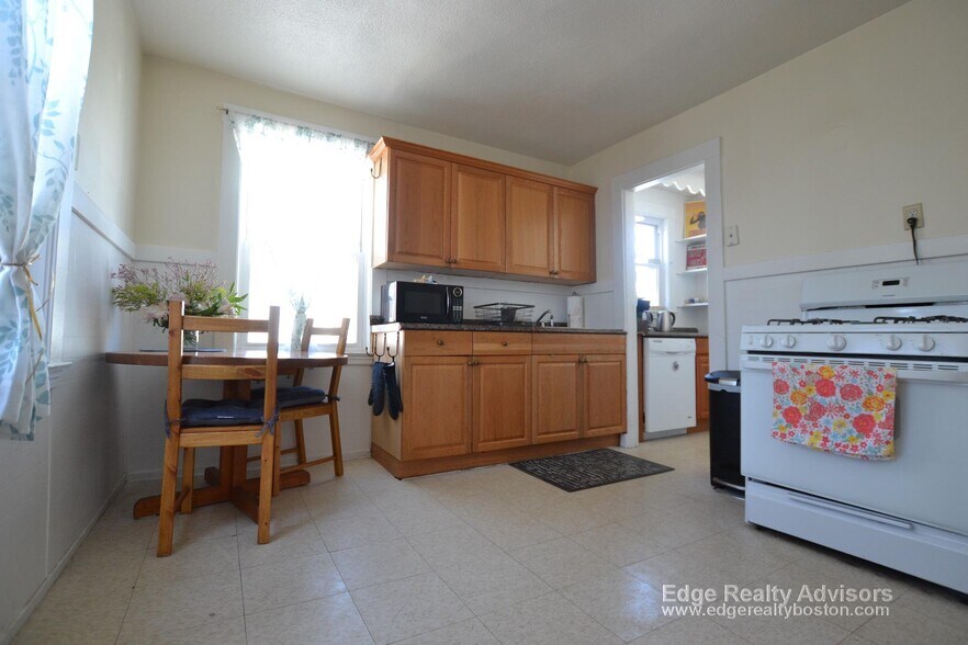 Building Photo - 55 Brock St