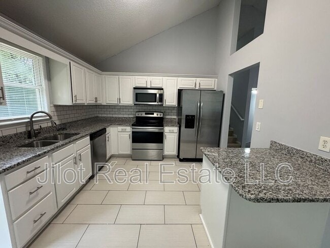 Building Photo - 459 Oak Hill Cir