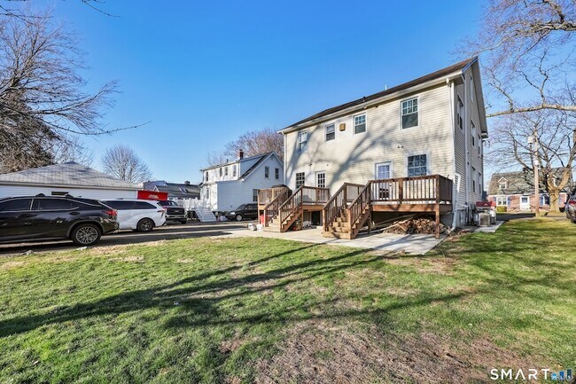 Building Photo - 60 Walter Ave