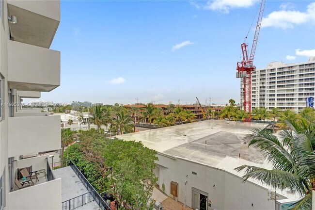 Building Photo - 9273 Collins Ave