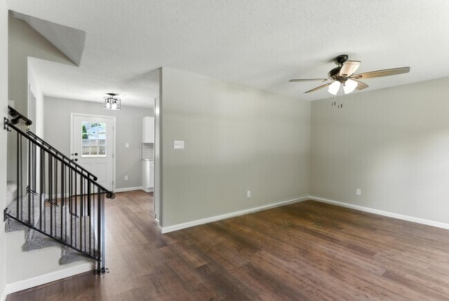 Building Photo - 3907 Vienna Dr