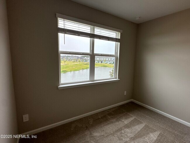 Building Photo - 609 Cherry Elm Dr