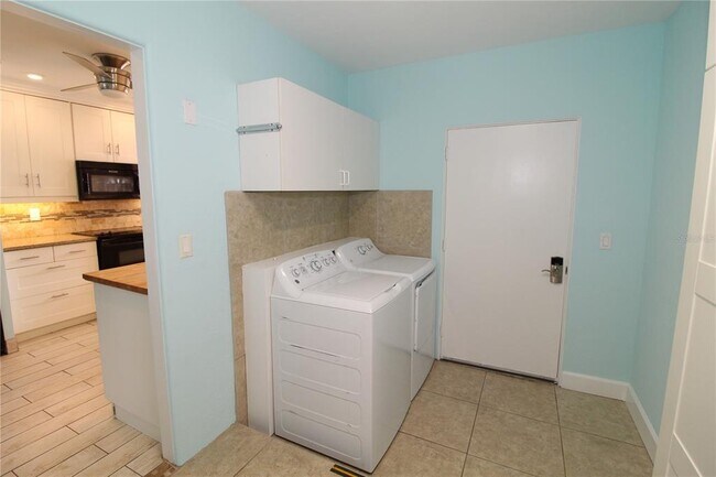 Building Photo - 2705 S Brink Ave