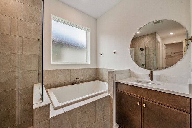 Building Photo - 11817 Moonsail Dr