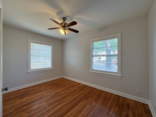 Bedroom 2 - 401 E 6th St