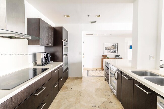 Building Photo - 201 Crandon Blvd
