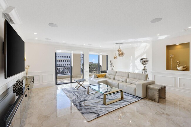 Building Photo - 200 E Palmetto Park Rd