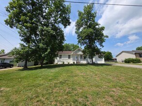 Building Photo - One Level 3bd/2ba home in Mt Juliet