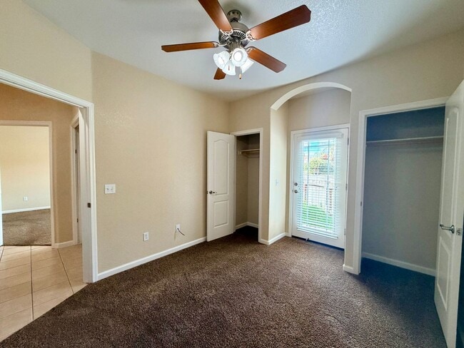 Building Photo - 147 Apple Ln