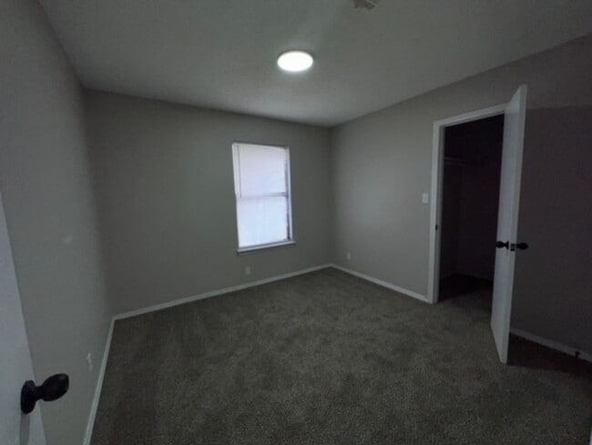 Building Photo - 2301 S Chestnut Ave