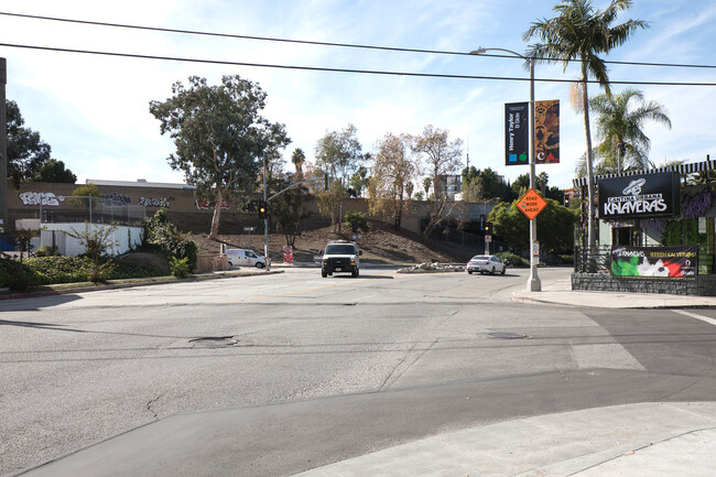 Building Photo - 505 Silver Lake Blvd